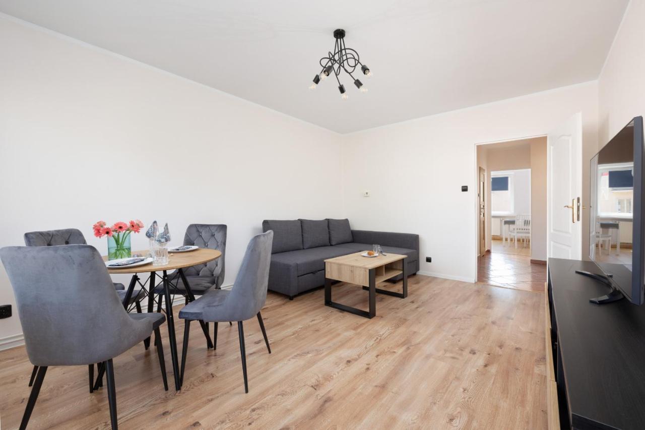 Zrodlana Two-bedroom With Balcony By Renters * Kolobrzeg