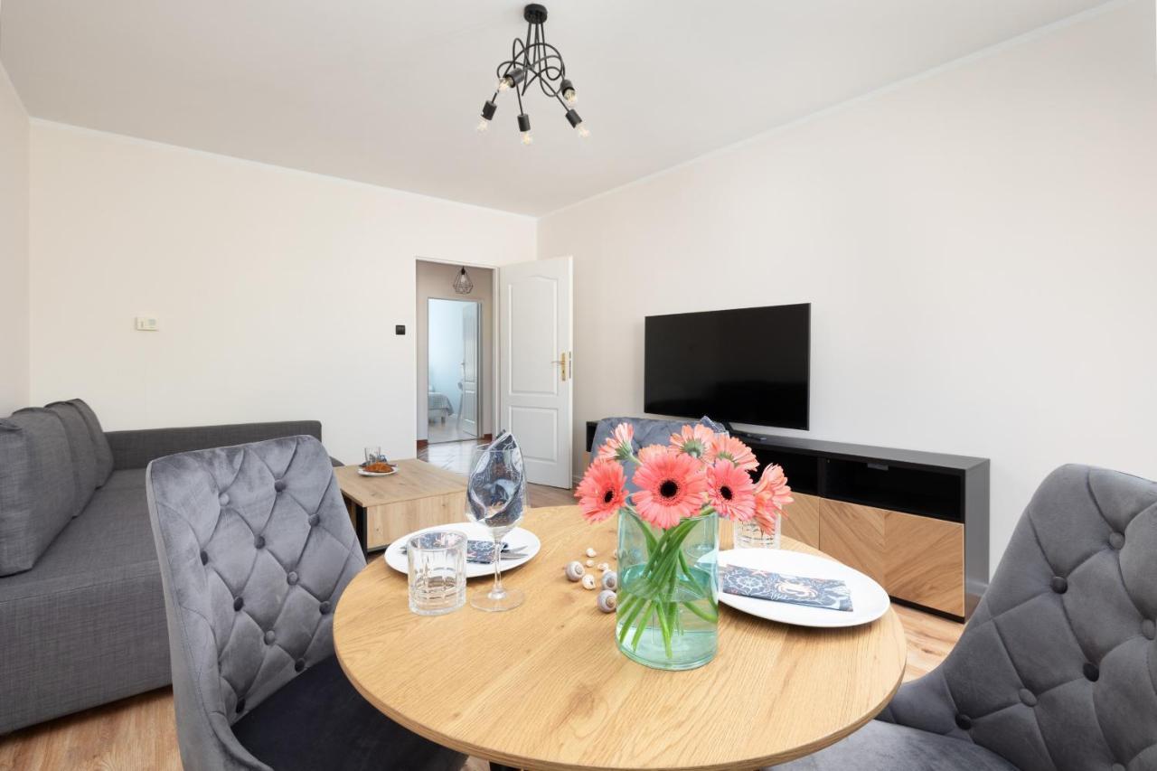 Zrodlana Two-bedroom With Balcony By Renters * Kolobrzeg