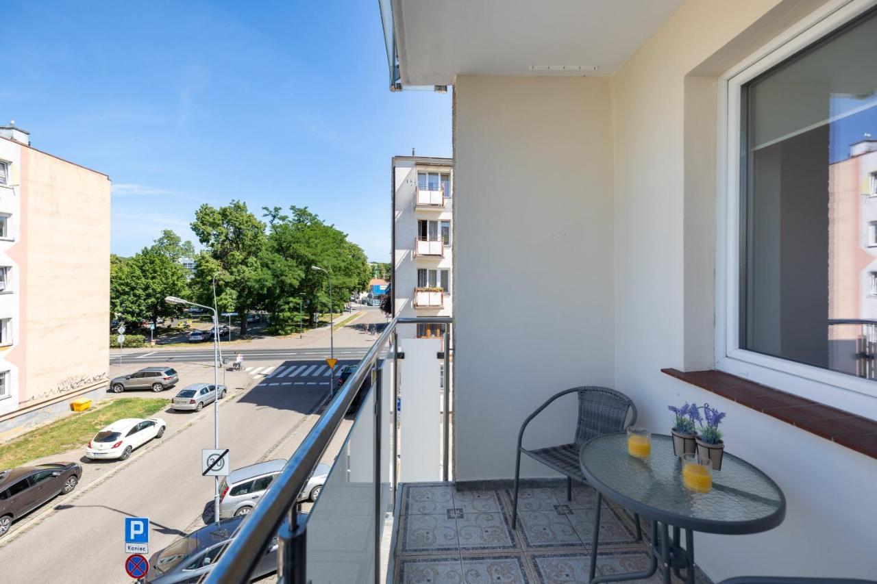 Zrodlana Two-bedroom With Balcony By Renters