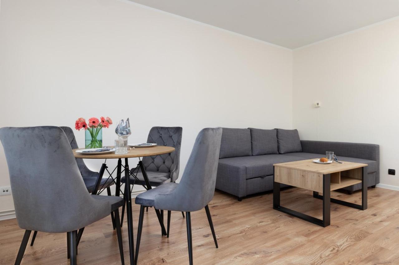 Apartment Zrodlana Two-bedroom With Balcony By Renters