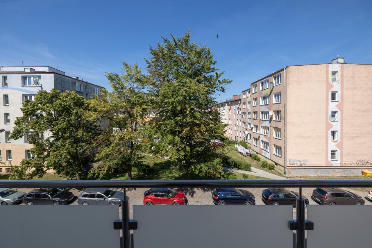 Zrodlana Two-bedroom With Balcony By Renters